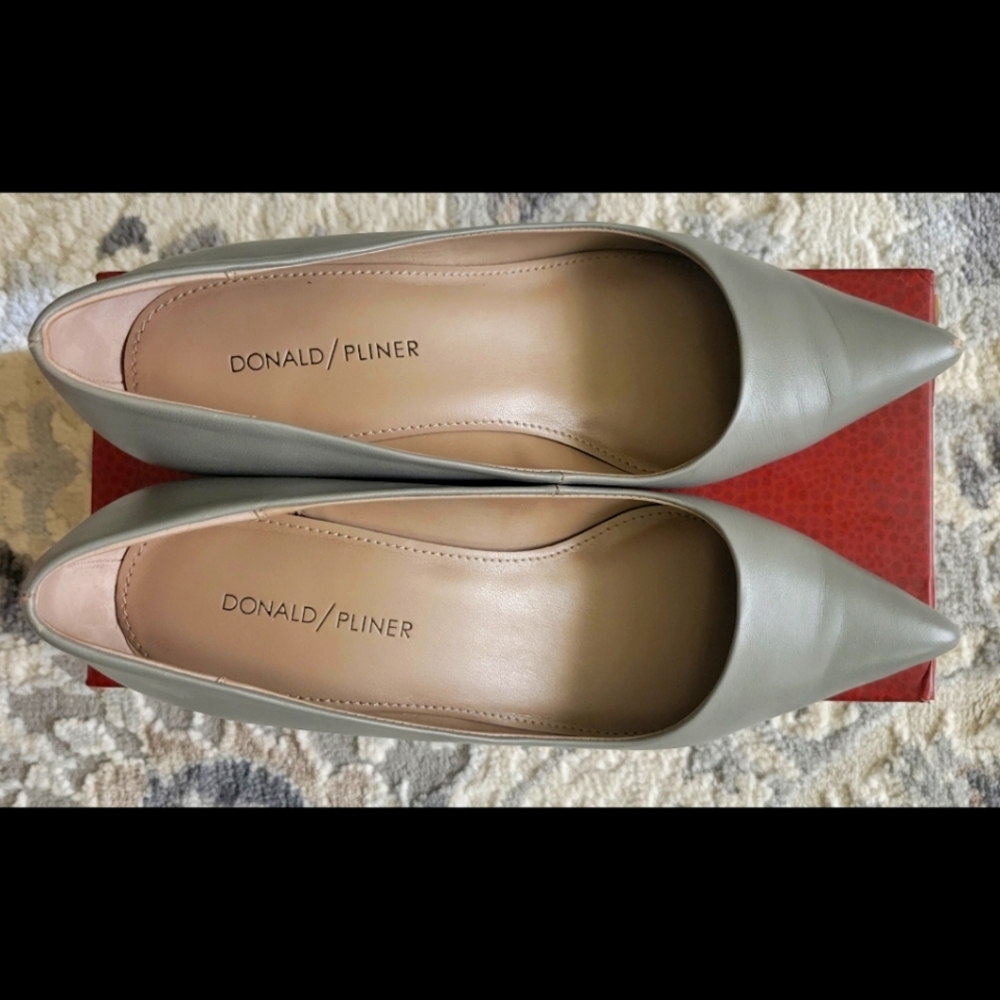 Donald Pliner Anni Gray Leather Heels